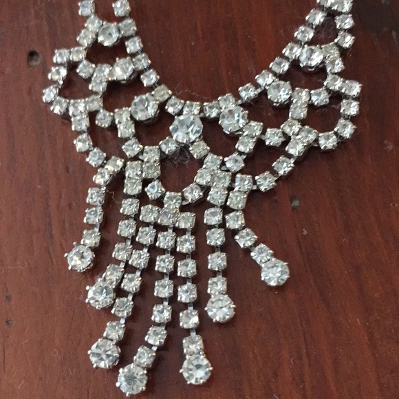 Shimmering rhinestone necklace - Picture 2 of 4
